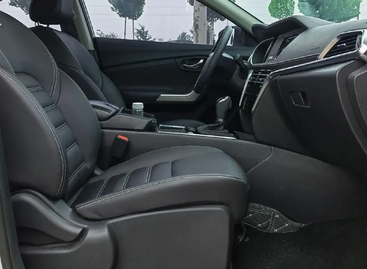 2020 Venucia T90 2.0L 150HP L4 CVT,autocango,china used car exporter,china ev exporter,chinese used car exporter,chinese used ev exporter