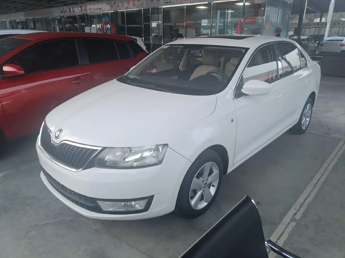 2015 Skoda Rapid 1.6L 110HP L4 6AT