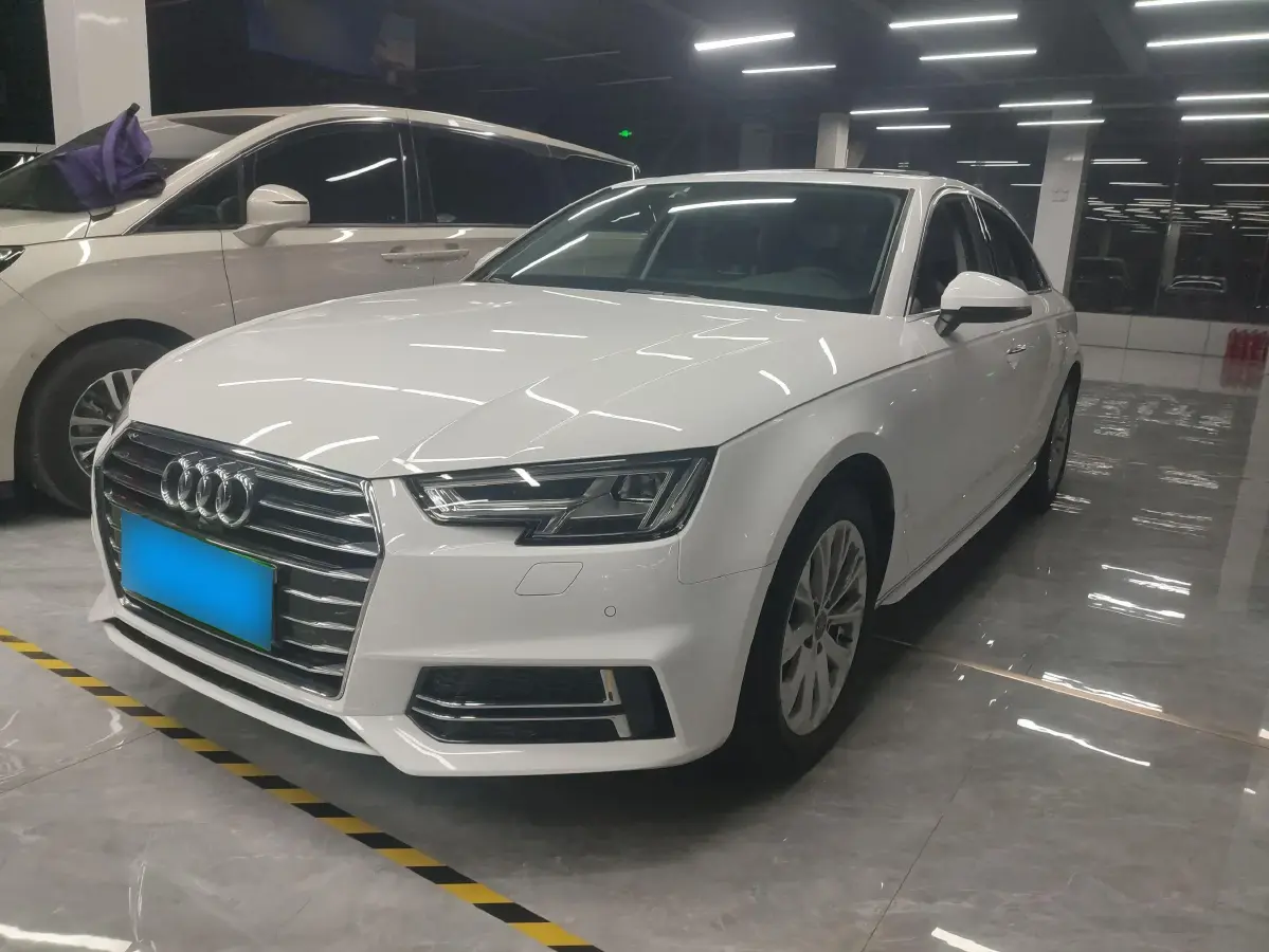 2019 Audi A4L 2.0T 190HP L4 7DCT