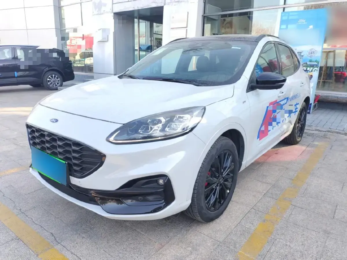 2024 Ford Escape 2.0T 248HP L4 8AT