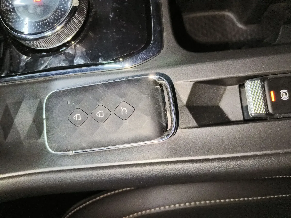 2023 WuLing XingYun 2.0L 136HP L4 1DHT Hybrid 1.8KWH,autocango,china used car exporter,china ev exporter,chinese used car exporter,chinese used ev exporter