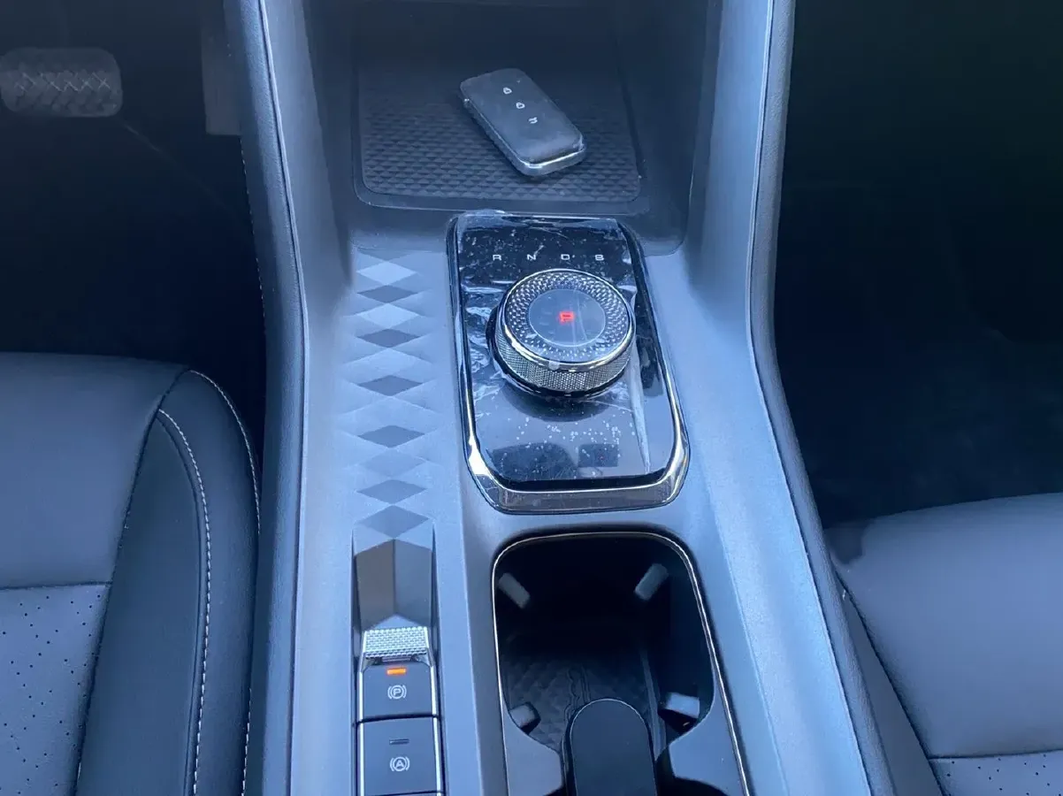 2023 WuLing XingYun 2.0L 136HP L4 1DHT Hybrid 1.8KWH,autocango,china used car exporter,china ev exporter,chinese used car exporter,chinese used ev exporter