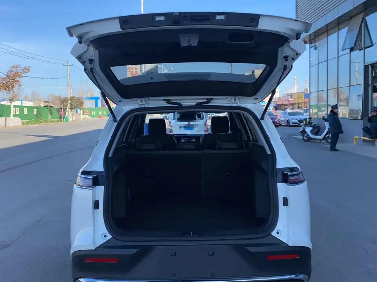 2023 WuLing XingYun 2.0L 136HP L4 1DHT Hybrid 1.8KWH,autocango,china used car exporter,china ev exporter,chinese used car exporter,chinese used ev exporter