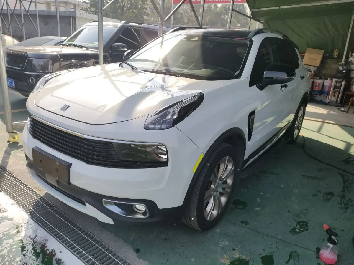 2017 LYNK&CO 01 2.0T 190HP L4 6AT