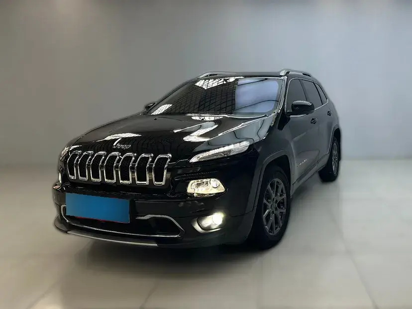 2020 Jeep Cherokee 2.0L 148HP L4 9AT