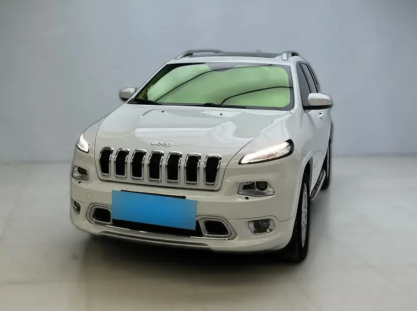 2017 Jeep Cherokee 2.4L 175HP L4 9AT