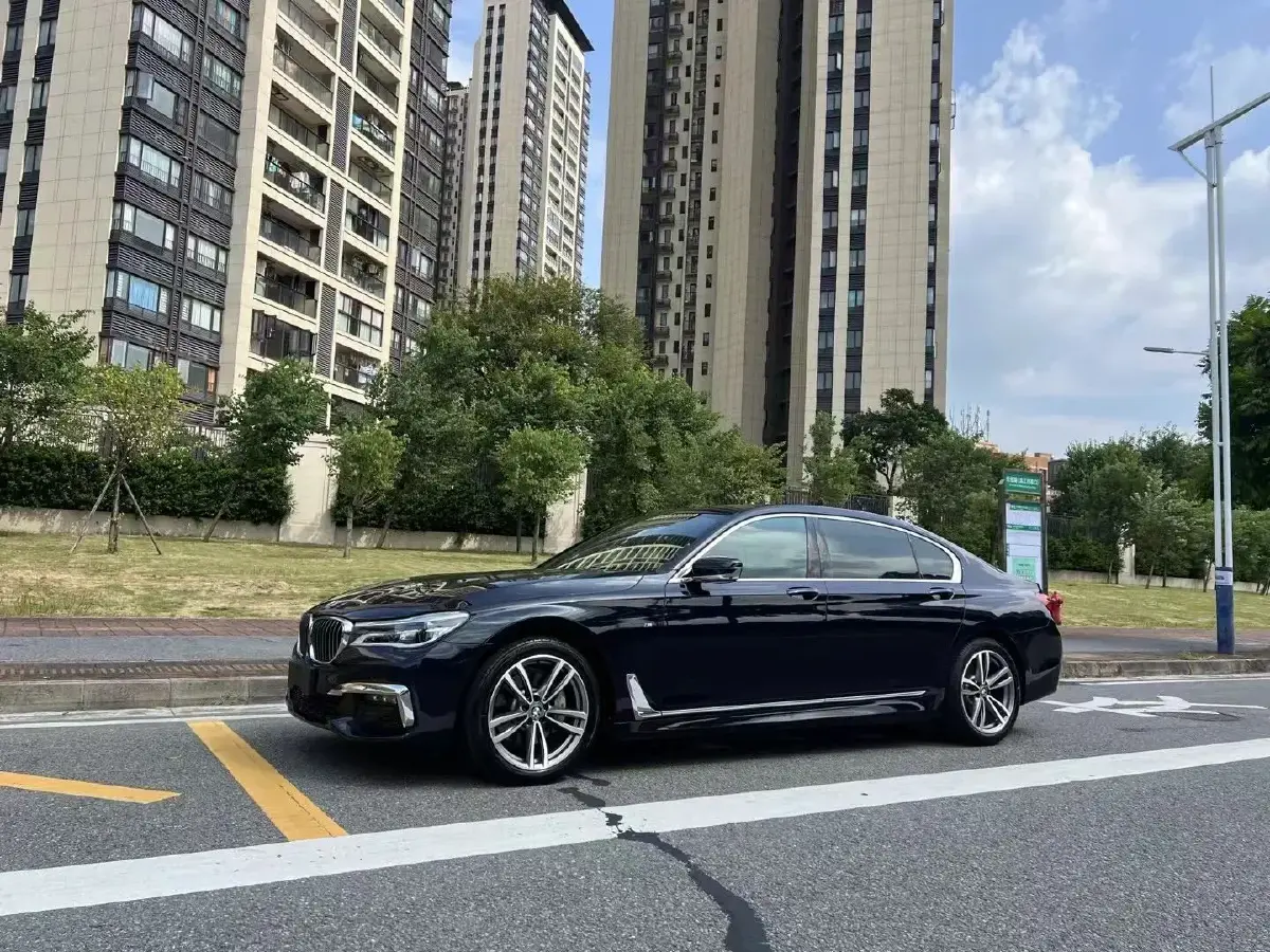 2018 BMW 7 Series 2.0T 258HP L4 8AT