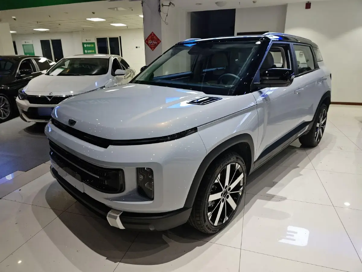 2025 Geely ICON 1.5T 181HP L4 7DCT