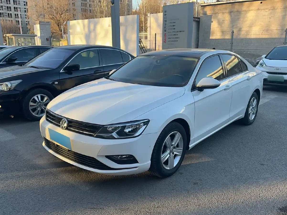 2017 Volkswagen Lamando 1.4T 131HP L4 7DCT