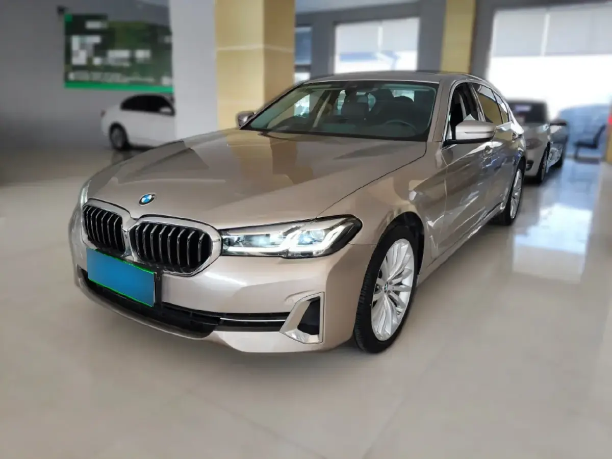 2022 BMW 5 Series 2.0T 252HP L4 8AT
