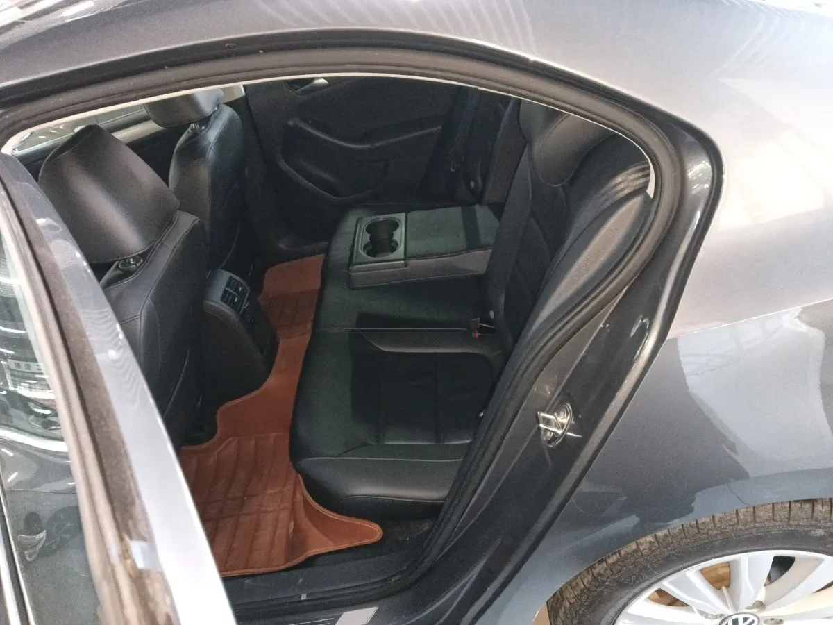 2014 Volkswagen Sagitar 1.4T 131HP L4 5MT,autocango,china used car exporter,china ev exporter,chinese used car exporter,chinese used ev exporter