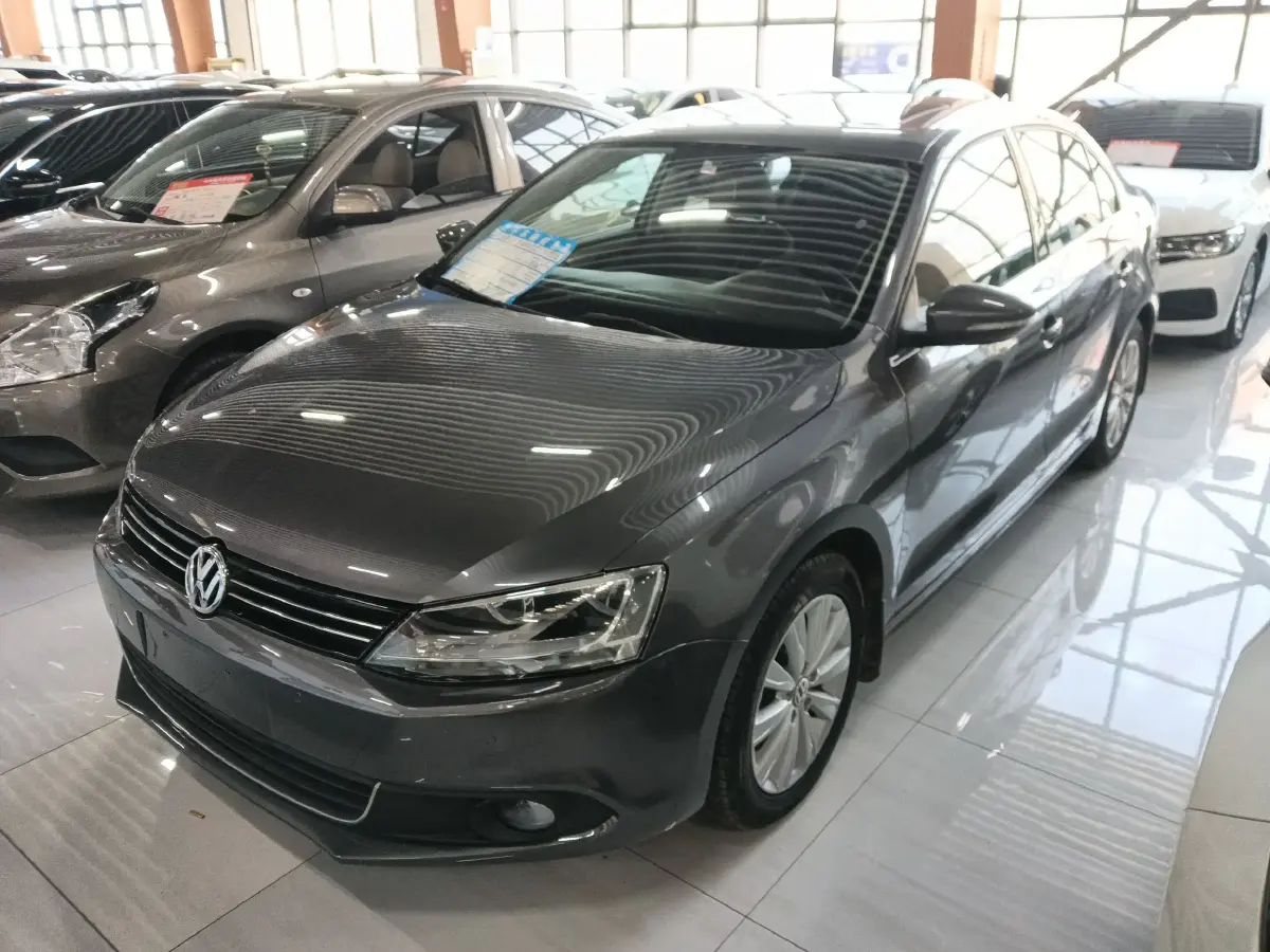 2014 Volkswagen Sagitar 1.4T 131HP L4 5MT