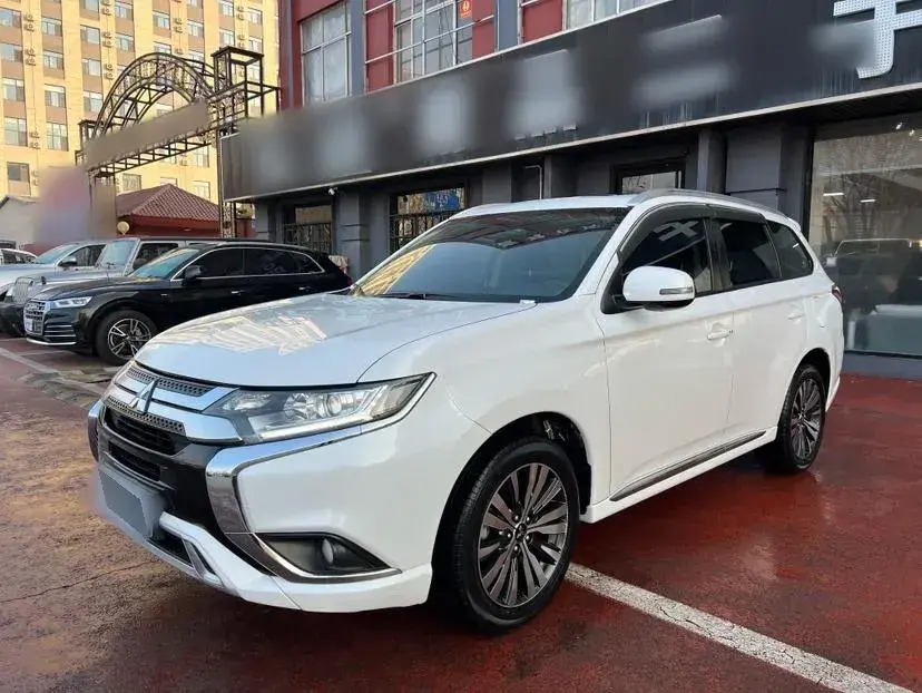 2021 Mitsubishi Outlander 2.0L 166HP L4 CVT