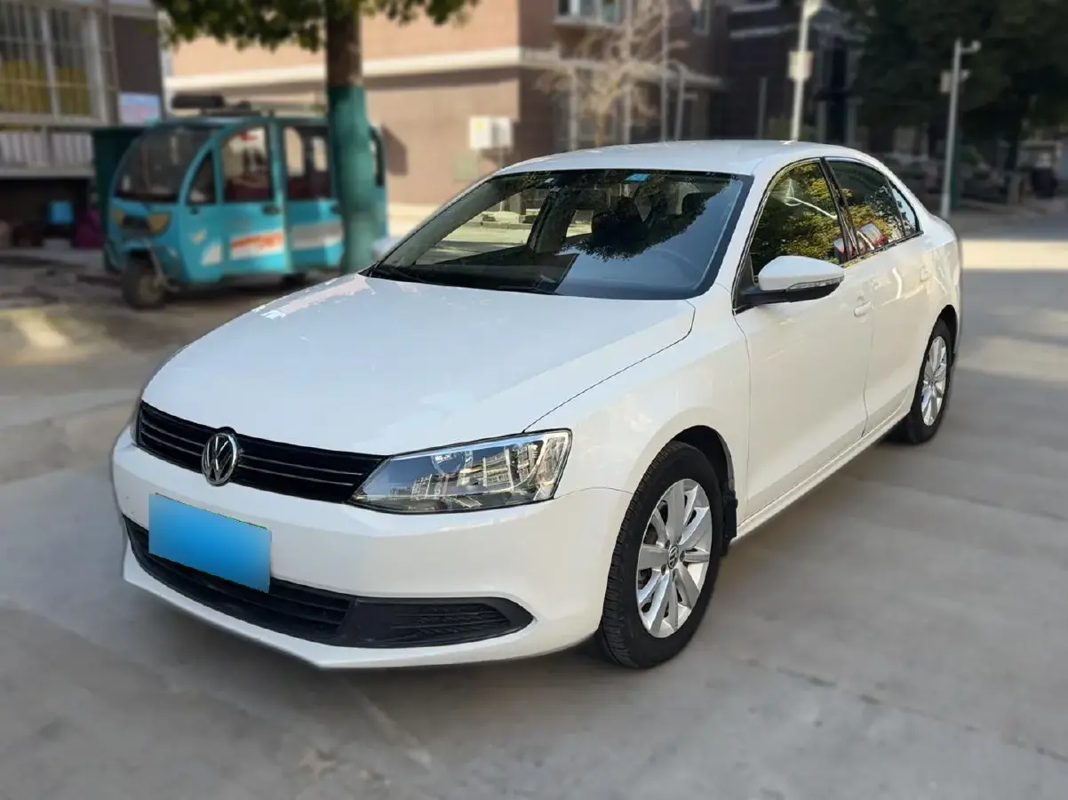2014 Volkswagen Sagitar 1.4T 131HP L4 7DCT