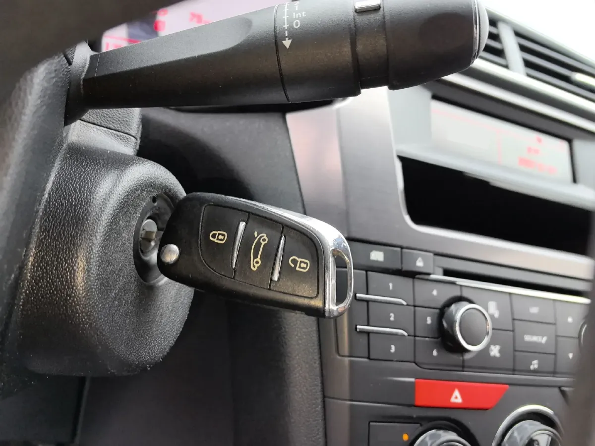 2014 DS 5LS 1.8L 139HP L4 6AT,autocango,china used car exporter,china ev exporter,chinese used car exporter,chinese used ev exporter