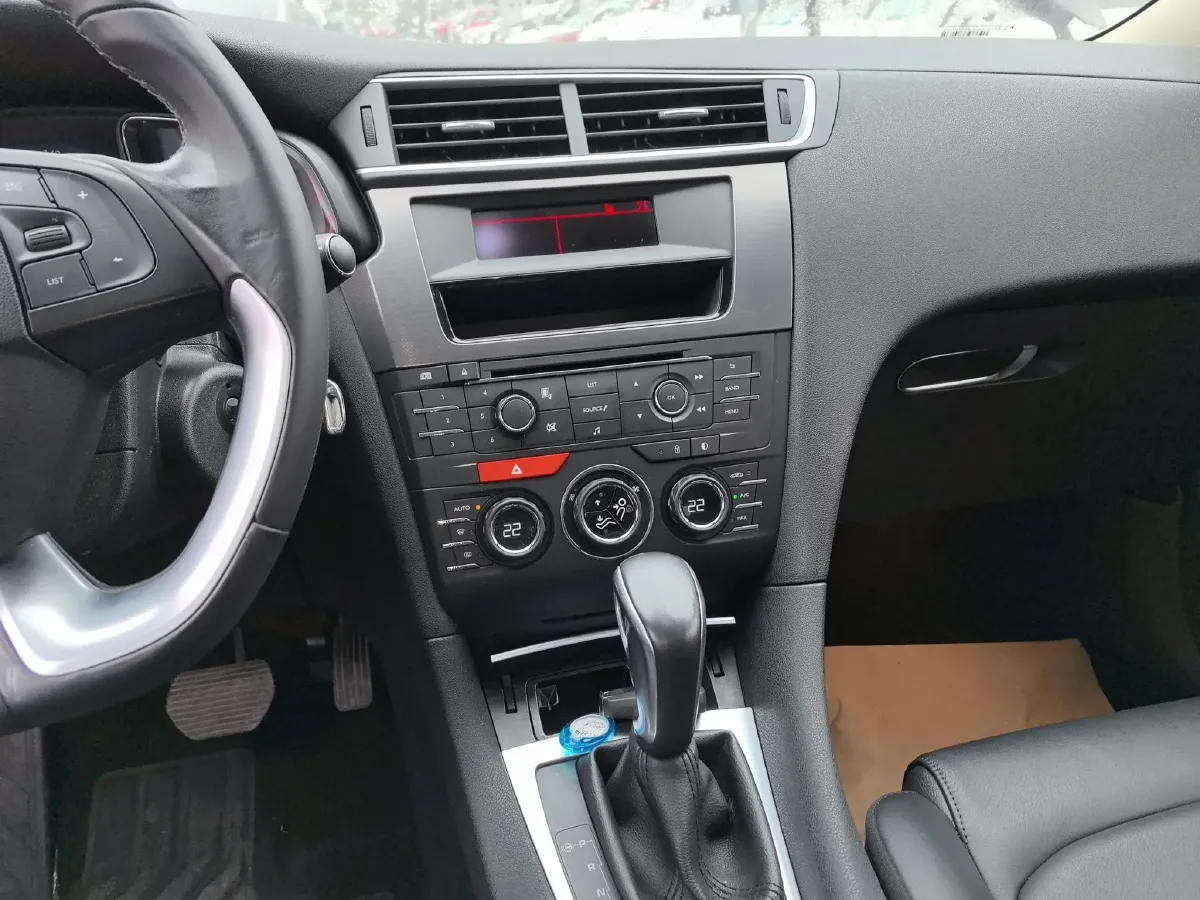 2014 DS 5LS 1.8L 139HP L4 6AT,autocango,china used car exporter,china ev exporter,chinese used car exporter,chinese used ev exporter