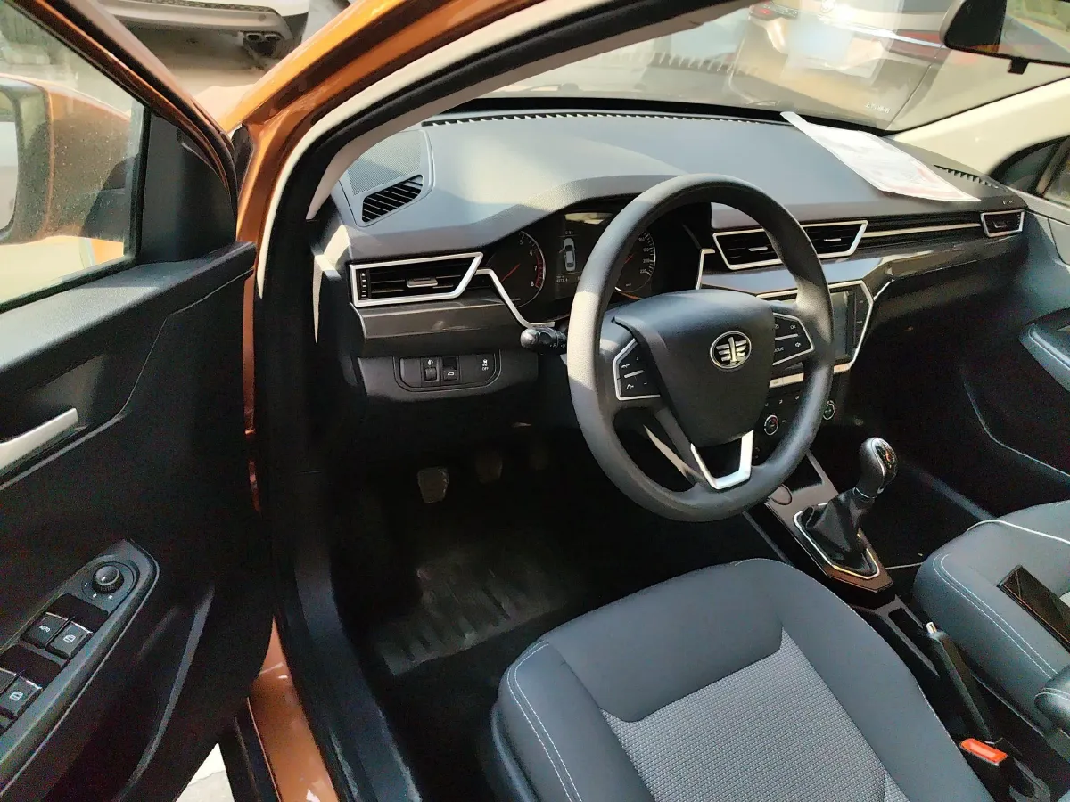 2018 FAW Jumpal CX65 1.5L 113HP L4 5MT,autocango,china used car exporter,china ev exporter,chinese used car exporter,chinese used ev exporter