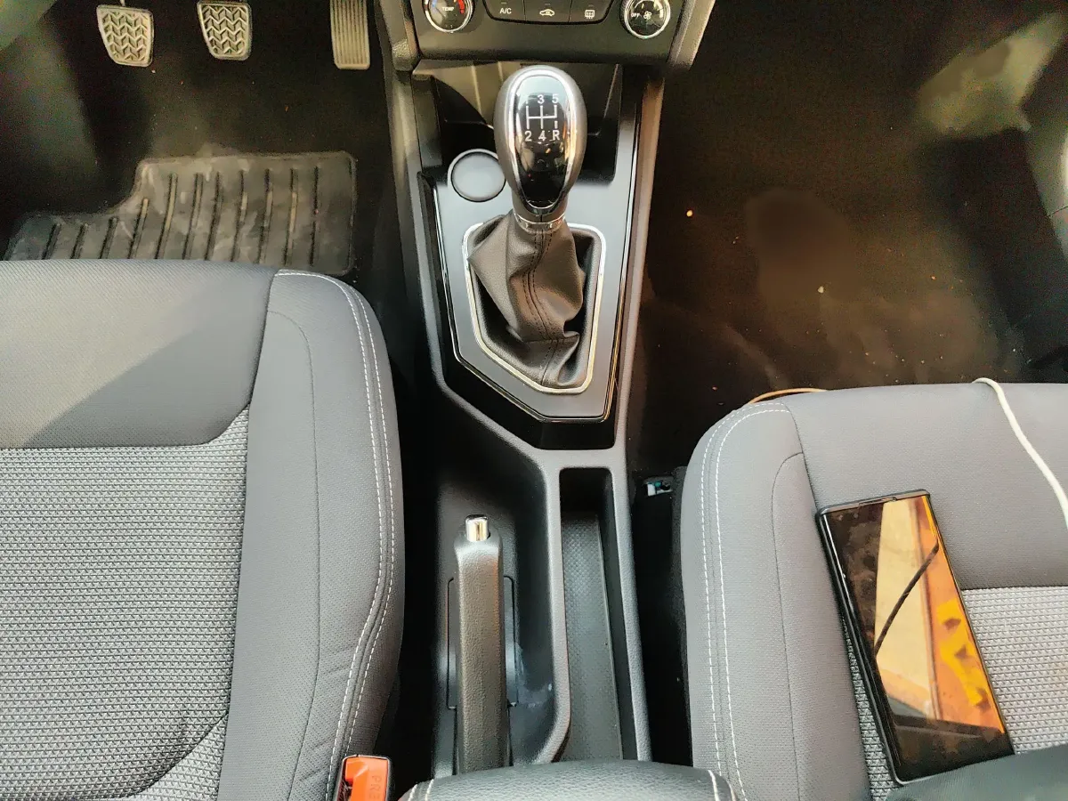 2018 FAW Jumpal CX65 1.5L 113HP L4 5MT,autocango,china used car exporter,china ev exporter,chinese used car exporter,chinese used ev exporter