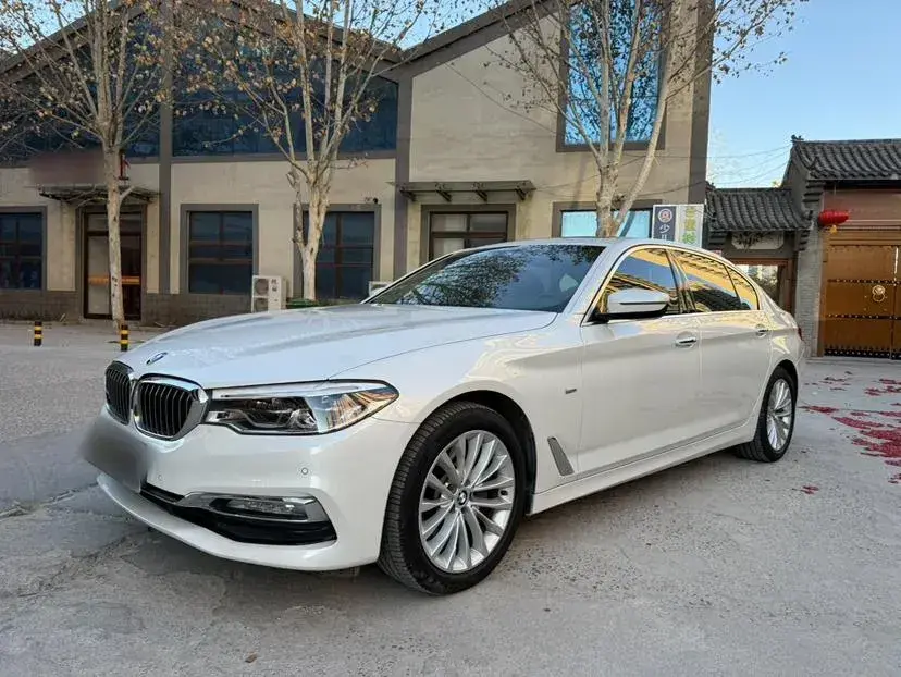 2018 BMW 5 Series 2.0T 184HP L4 8AT