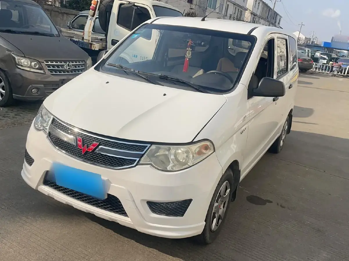 2014 WuLing HongGuang 1.5L 112HP L4 5MT