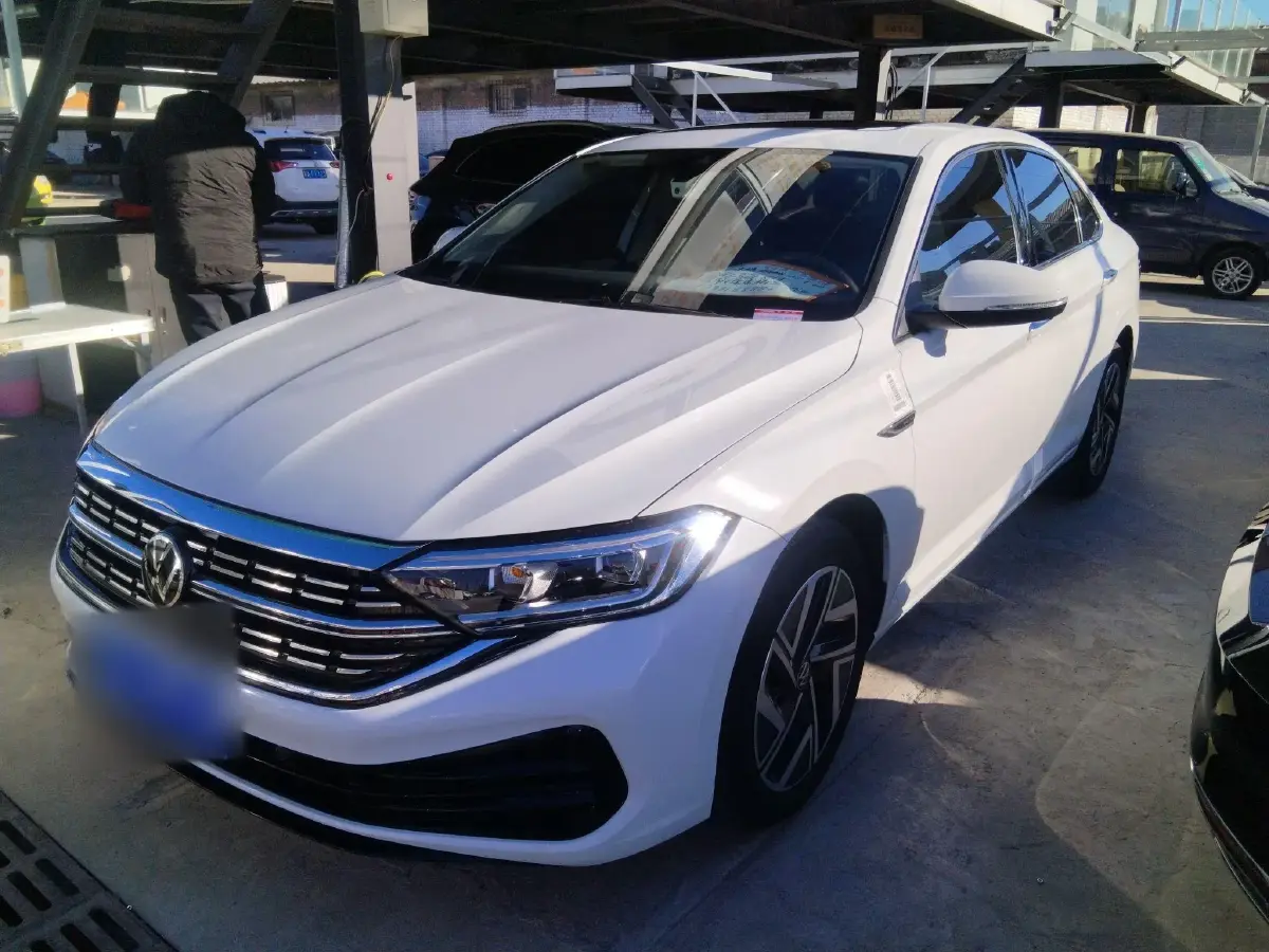 2023 Volkswagen Sagitar 1.5T 160HP L4 7DCT