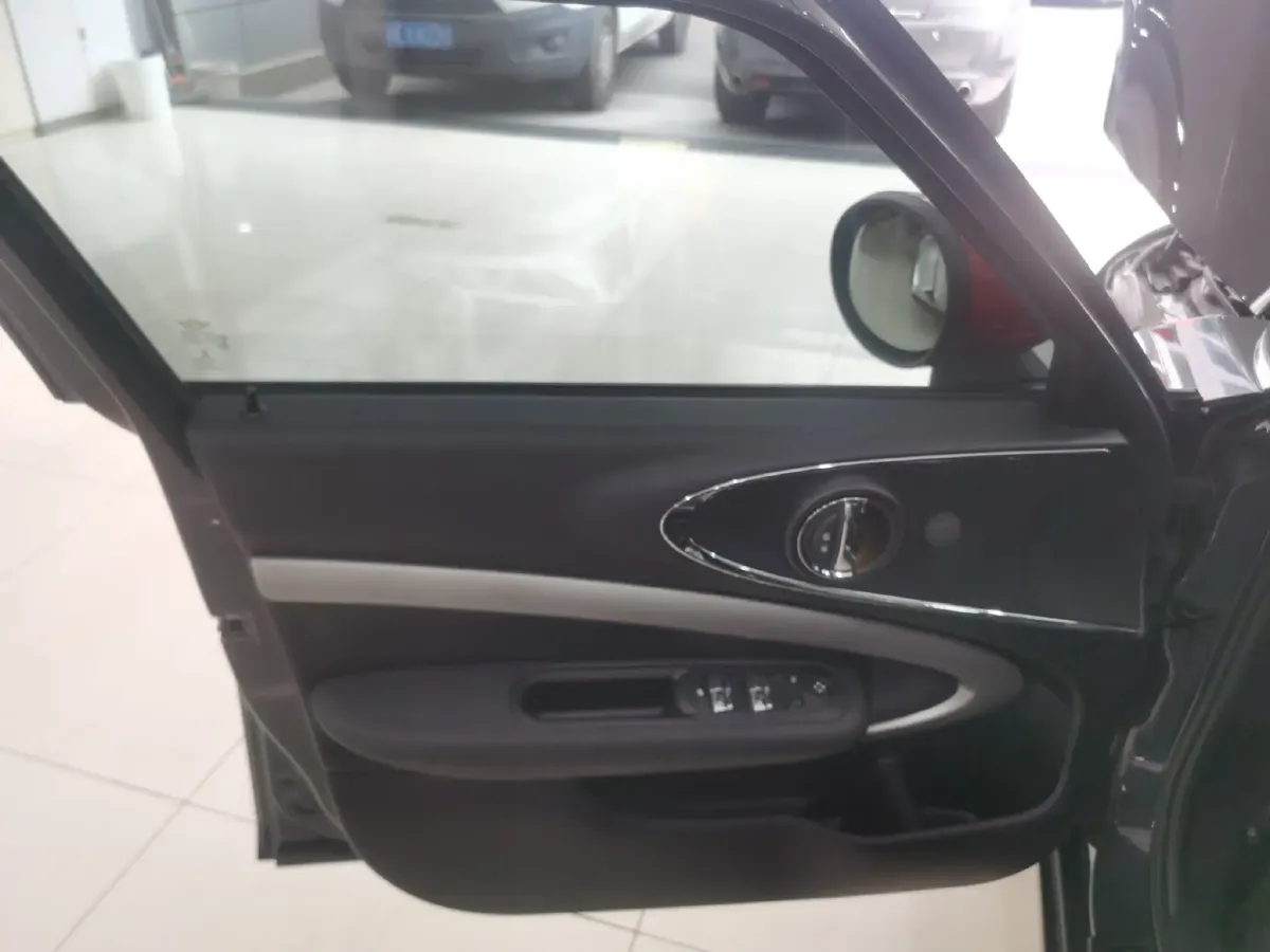 2021 MINI JCW CLUBMAN 2.0T 272HP L4 8AT,autocango,china used car exporter,china ev exporter,chinese used car exporter,chinese used ev exporter