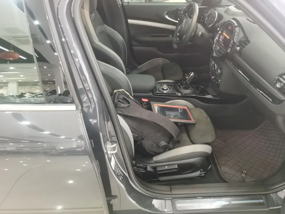 2021 MINI JCW CLUBMAN 2.0T 272HP L4 8AT,autocango,china used car exporter,china ev exporter,chinese used car exporter,chinese used ev exporter