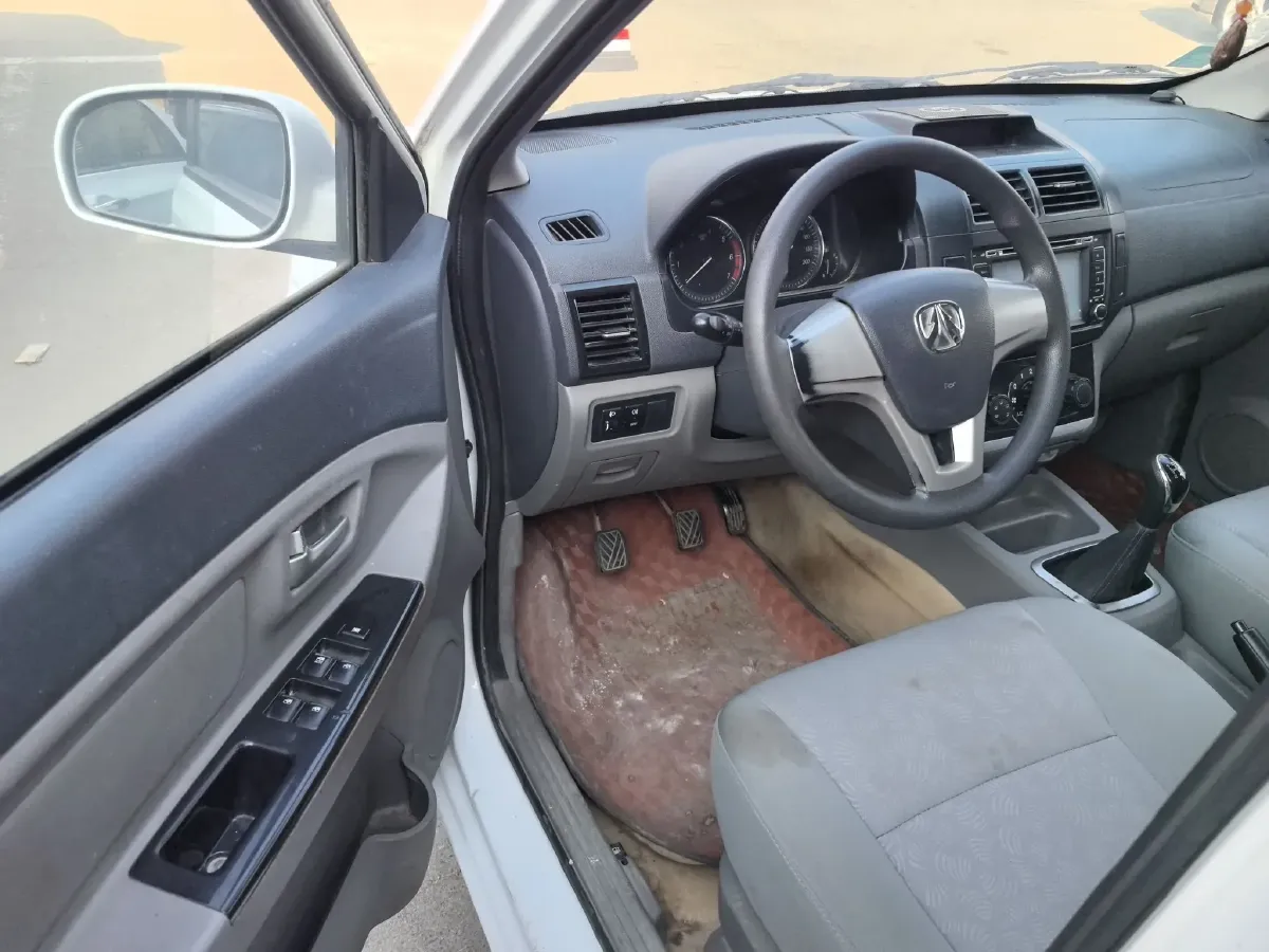 2014 BAIC WeiWang M20 1.5L 102HP L4 5MT,autocango,china used car exporter,china ev exporter,chinese used car exporter,chinese used ev exporter