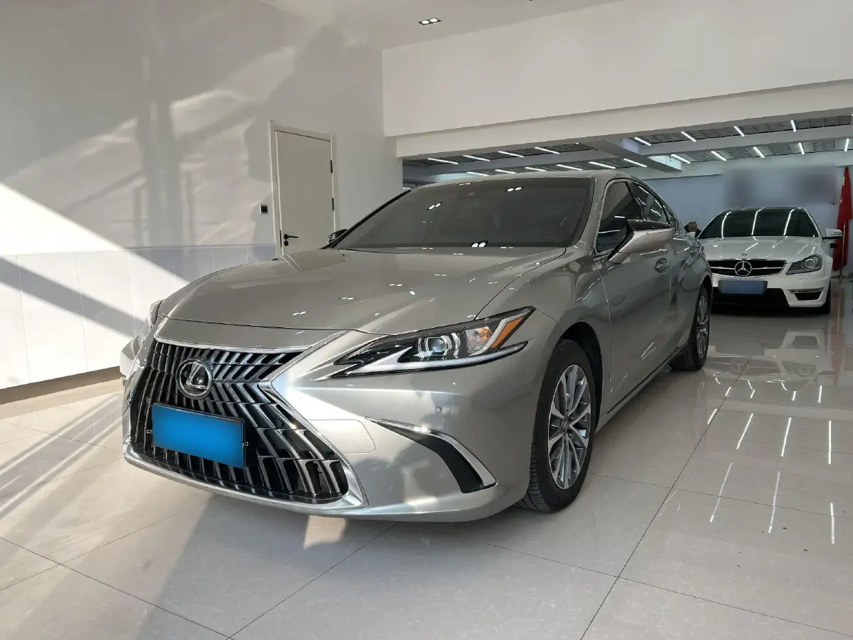 2023 Lexus ES 2.0L 173HP L4 CVT