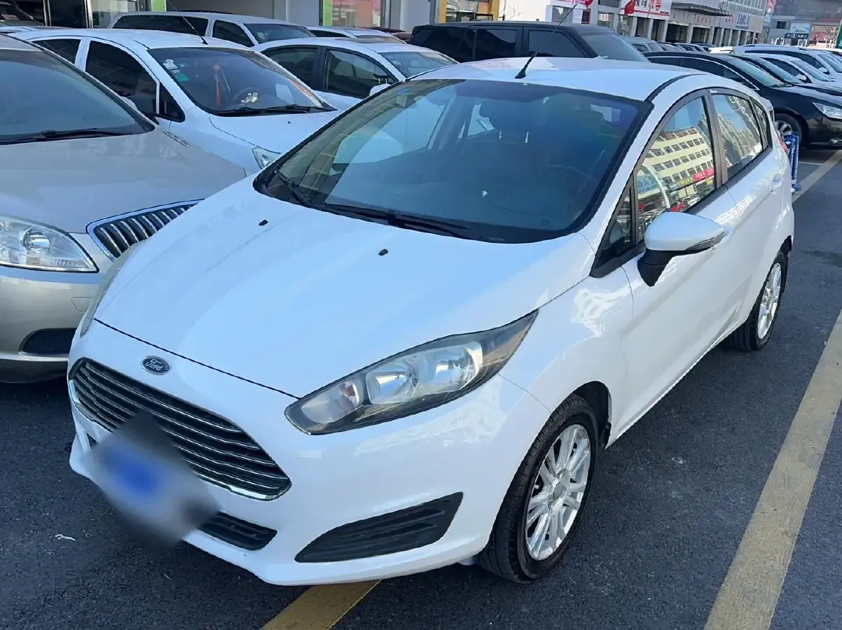 2013 Ford Fiesta 1.5L 110HP L4 5MT