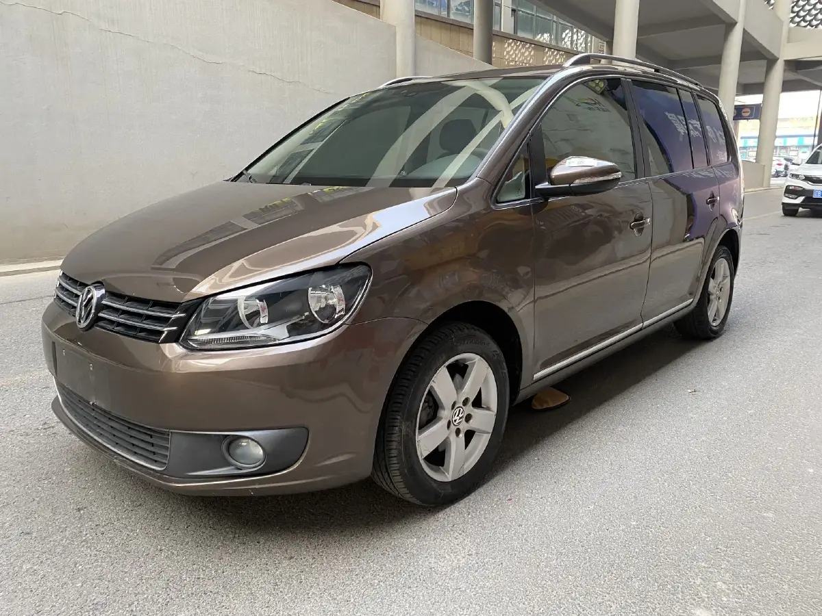 2013 Volkswagen Touran 1.4T 131HP L4 7DCT