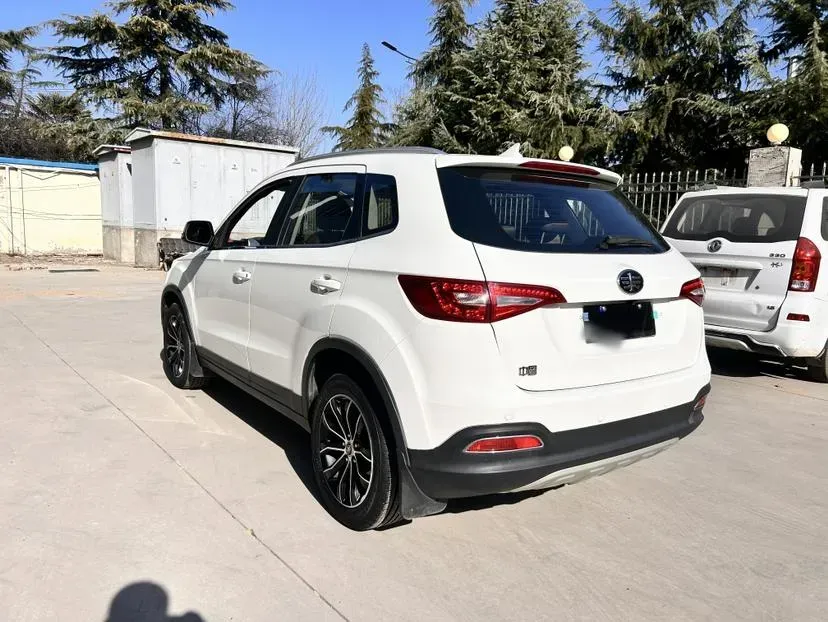 2017 FAW Senia R7 1.6L 116HP L4 5MT,autocango,china used car exporter,china ev exporter,chinese used car exporter,chinese used ev exporter