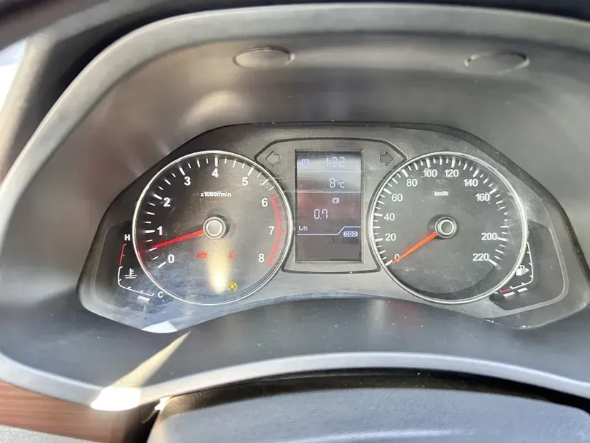 2017 FAW Senia R7 1.6L 116HP L4 5MT,autocango,china used car exporter,china ev exporter,chinese used car exporter,chinese used ev exporter