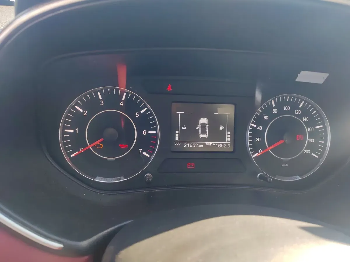 2021 DongFeng Fengon Fengon 500 1.5L 116HP L4 5MT,autocango,china used car exporter,china ev exporter,chinese used car exporter,chinese used ev exporter