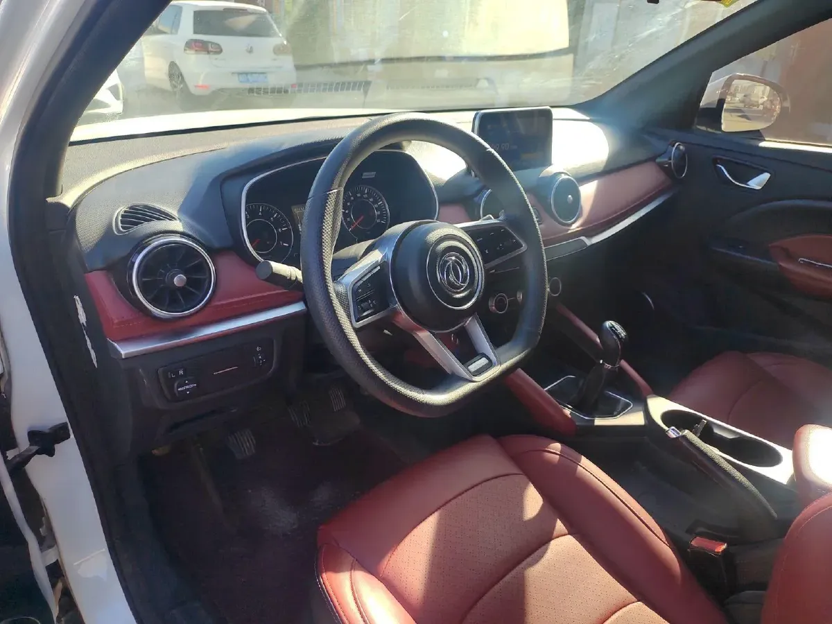 2021 DongFeng Fengon Fengon 500 1.5L 116HP L4 5MT,autocango,china used car exporter,china ev exporter,chinese used car exporter,chinese used ev exporter