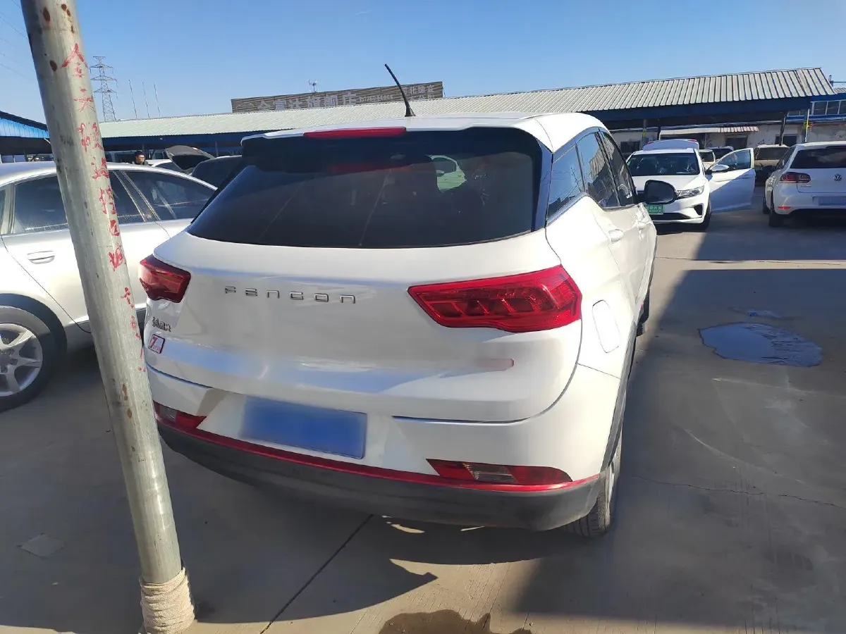 2021 DongFeng Fengon Fengon 500 1.5L 116HP L4 5MT,autocango,china used car exporter,china ev exporter,chinese used car exporter,chinese used ev exporter