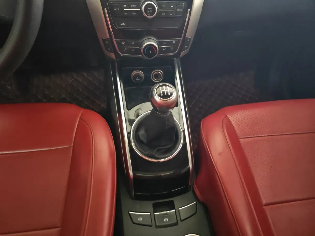 2019 Dorcen G60 1.6L 116HP L4 5MT,autocango,china used car exporter,china ev exporter,chinese used car exporter,chinese used ev exporter