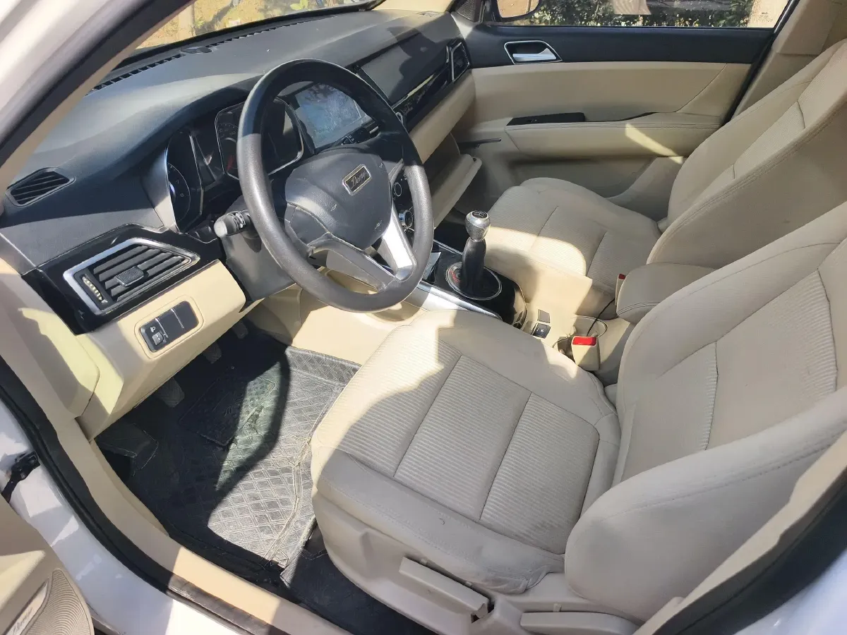 2017 Zotye Damy X5 1.6L 116HP L4 5MT,autocango,china used car exporter,china ev exporter,chinese used car exporter,chinese used ev exporter