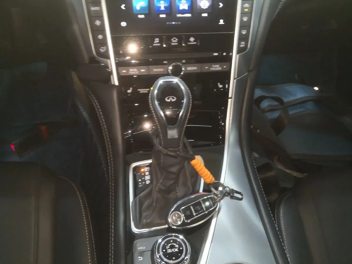 2017 Infiniti Q60 2.0T 211HP L4 7AT,autocango,china used car exporter,china ev exporter,chinese used car exporter,chinese used ev exporter