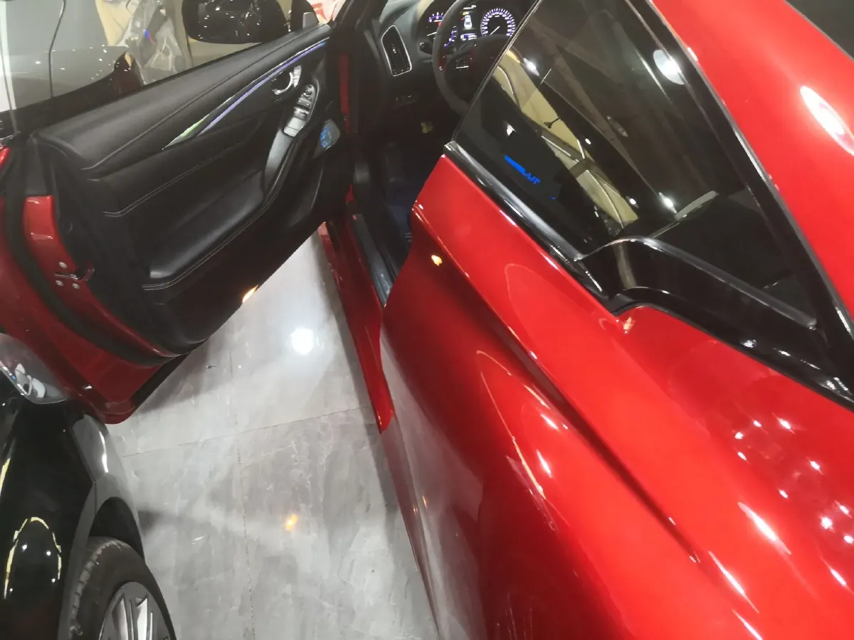 2017 Infiniti Q60 2.0T 211HP L4 7AT,autocango,china used car exporter,china ev exporter,chinese used car exporter,chinese used ev exporter