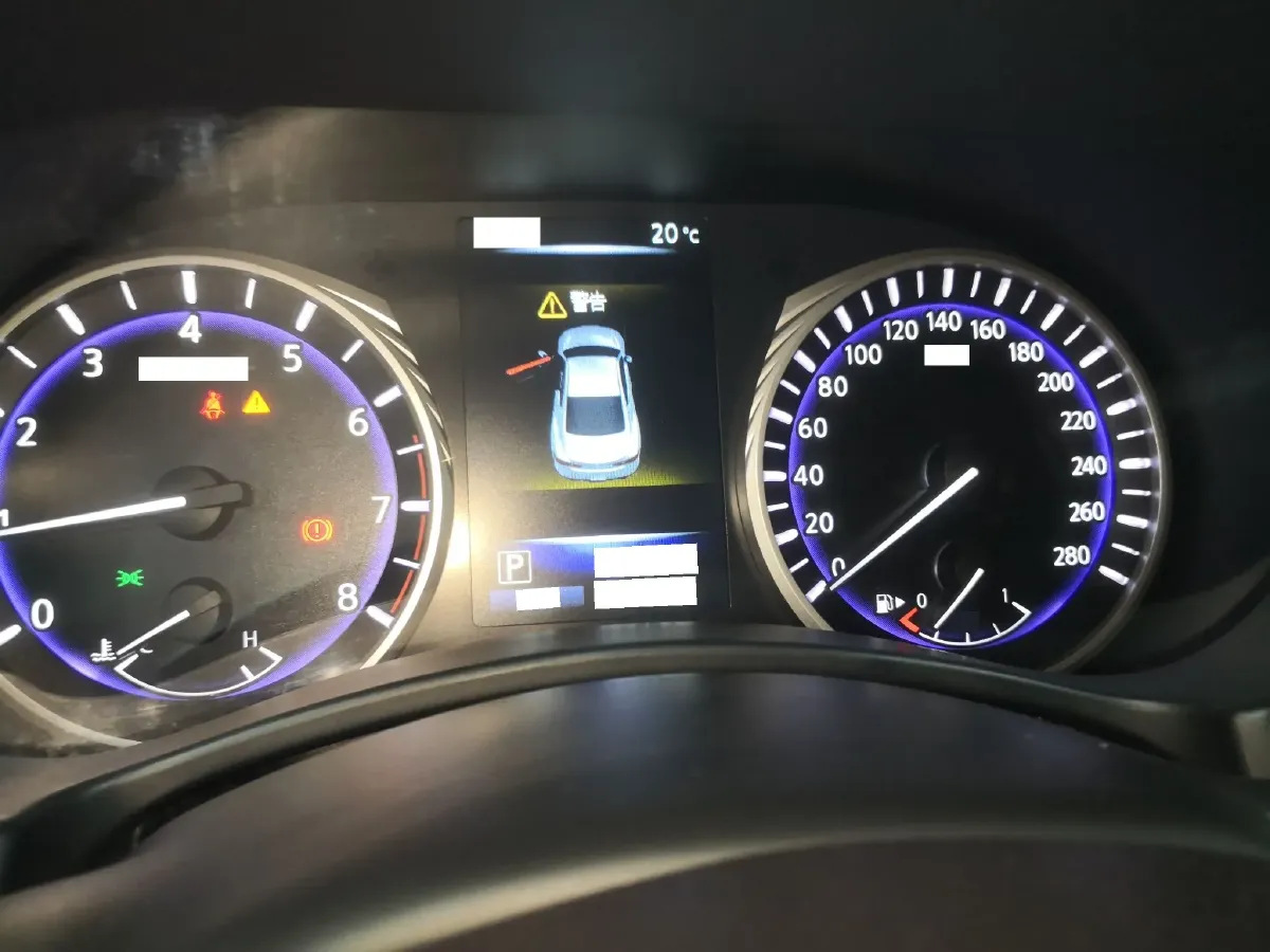 2017 Infiniti Q60 2.0T 211HP L4 7AT,autocango,china used car exporter,china ev exporter,chinese used car exporter,chinese used ev exporter