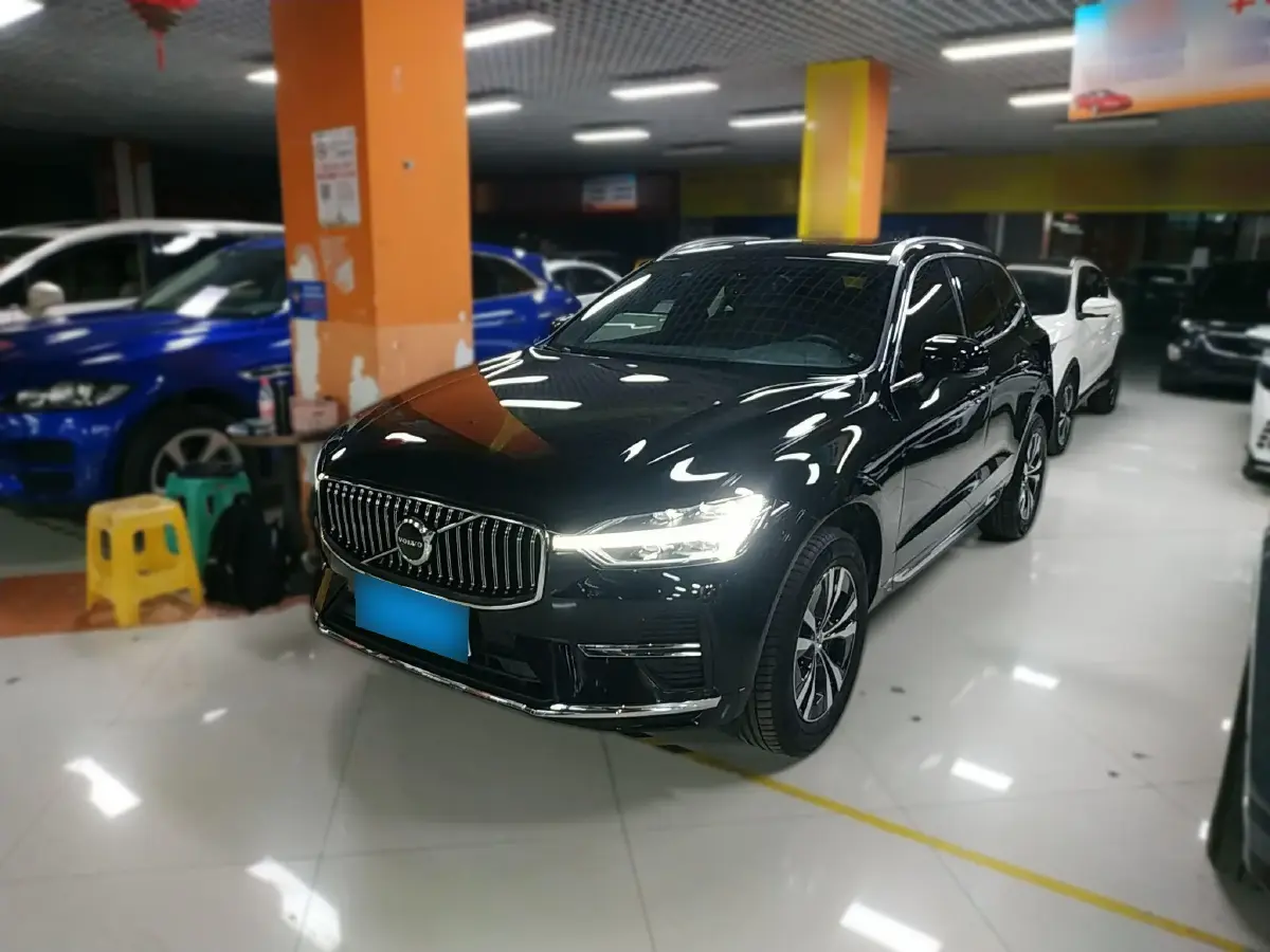2024 Volvo XC60 2.0T 250HP L4 8AT