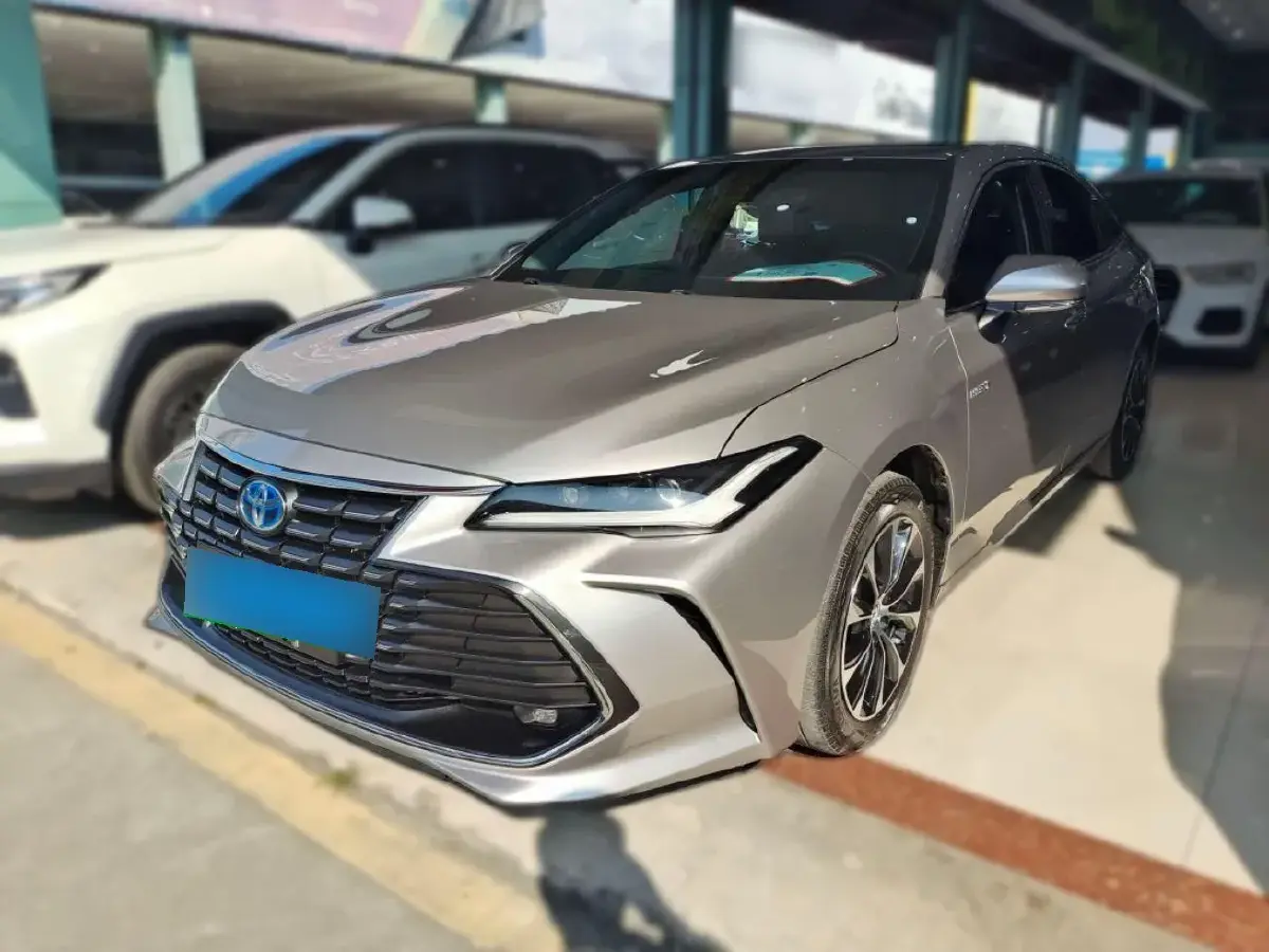 2022 Toyota Avalon 2.5L 178HP L4 E-CVT Hybrid
