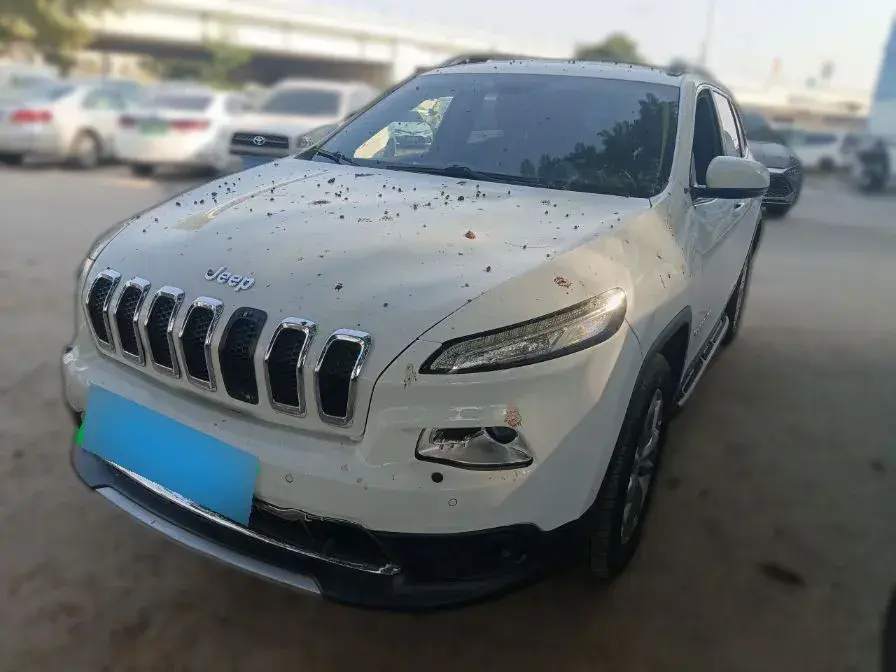 2016 Jeep Cherokee 2.4L 175HP L4 9AT