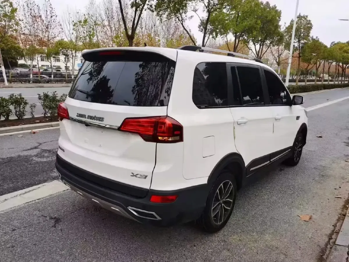 2020 SWM X3 1.5L 112HP L4 5MT,autocango,china used car exporter,china ev exporter,chinese used car exporter,chinese used ev exporter