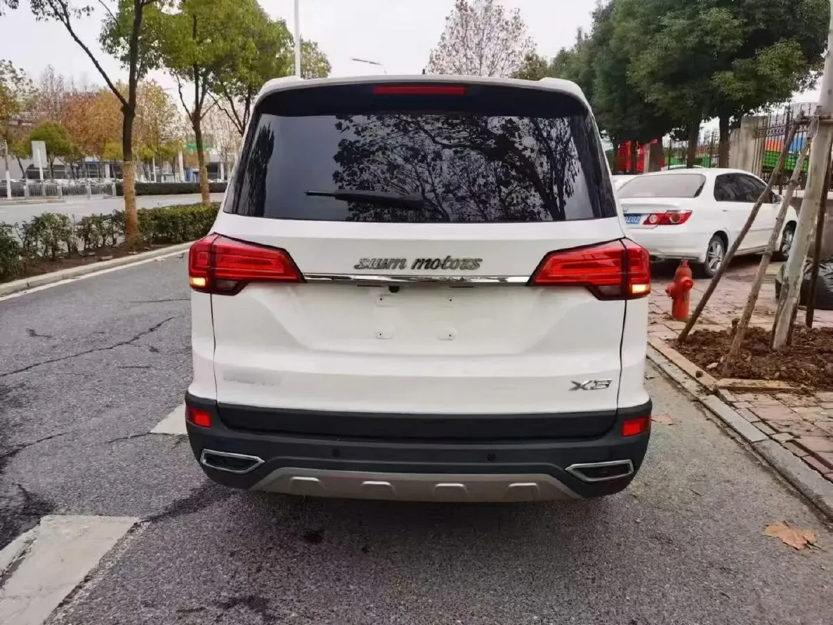 2020 SWM X3 1.5L 112HP L4 5MT,autocango,china used car exporter,china ev exporter,chinese used car exporter,chinese used ev exporter