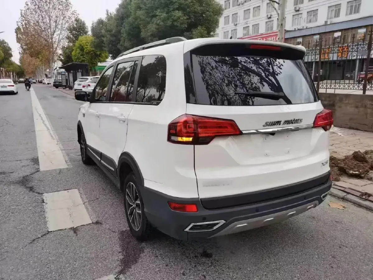 2020 SWM X3 1.5L 112HP L4 5MT,autocango,china used car exporter,china ev exporter,chinese used car exporter,chinese used ev exporter