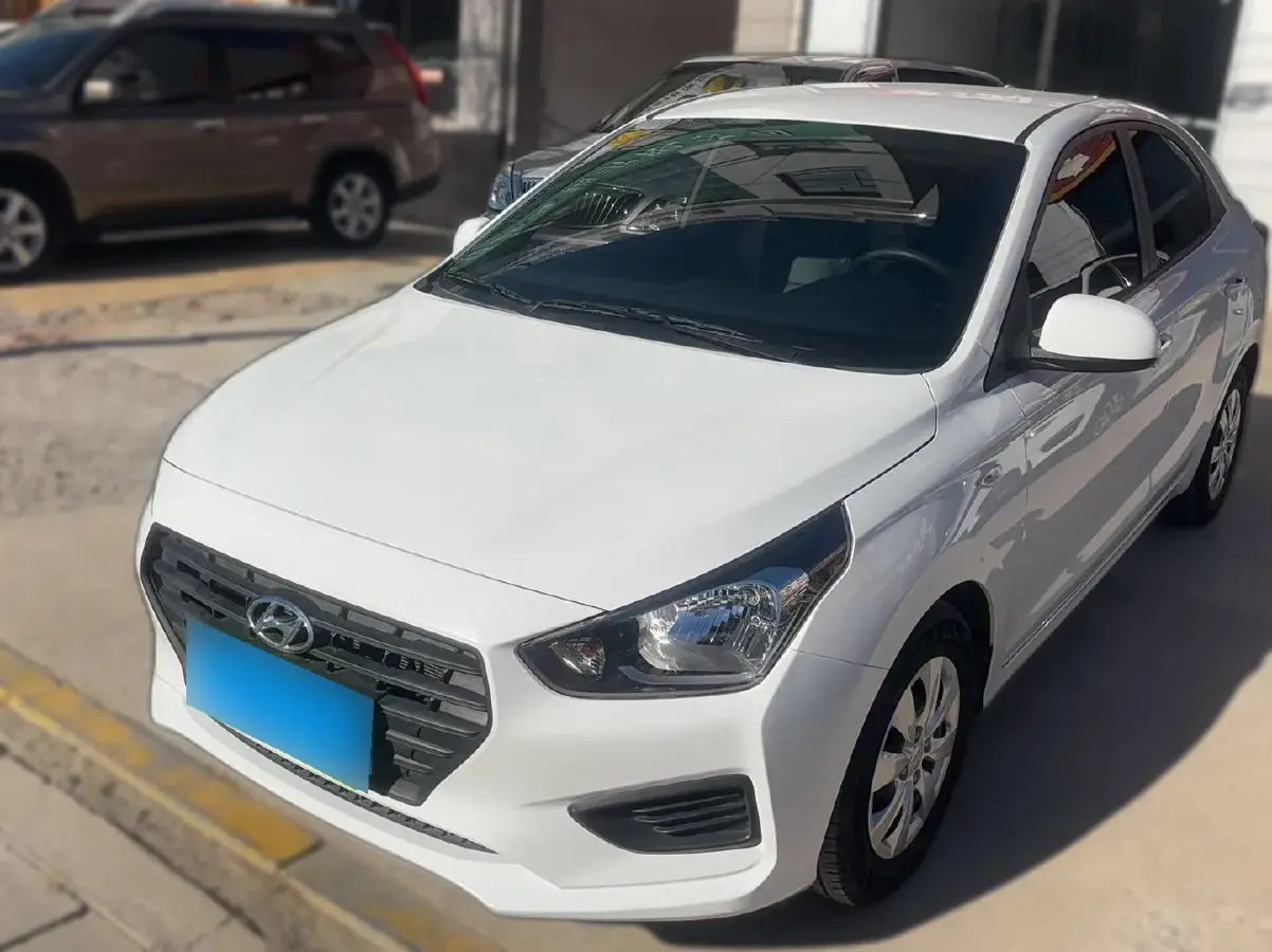 2017 Hyundai Reina 1.4L 95HP L4 5MT