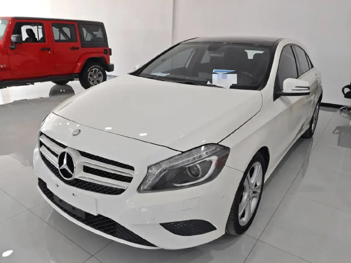 2015 Mercedes-Benz A Class 1.6T 122HP L4 7DCT