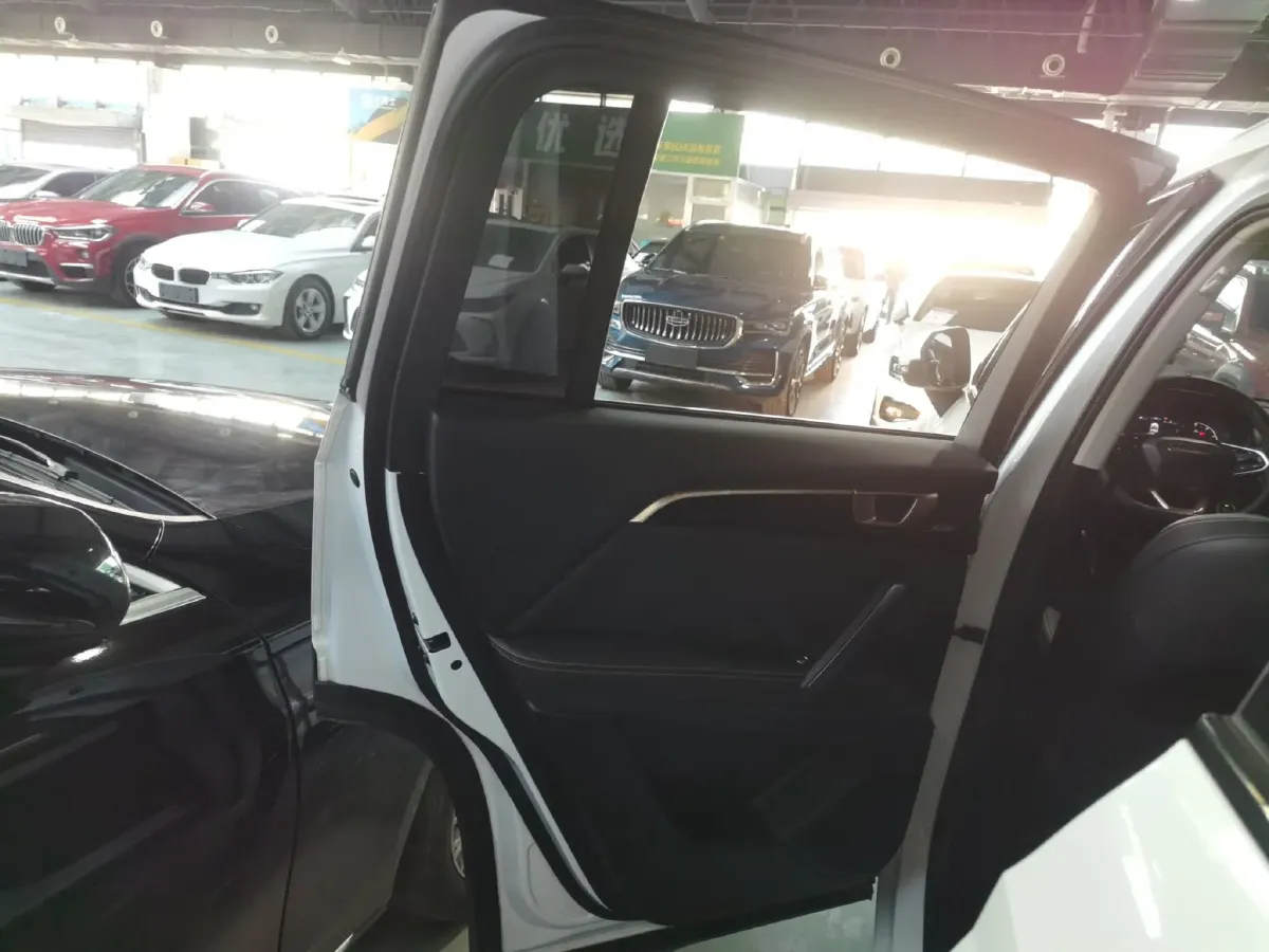 2020 BaoJun RS-5 1.5T 147HP L4 CVT,autocango,china used car exporter,china ev exporter,chinese used car exporter,chinese used ev exporter